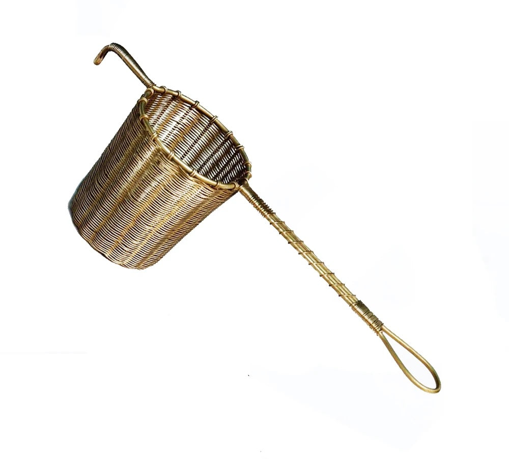 TEA STRAINER WITH HANDLE